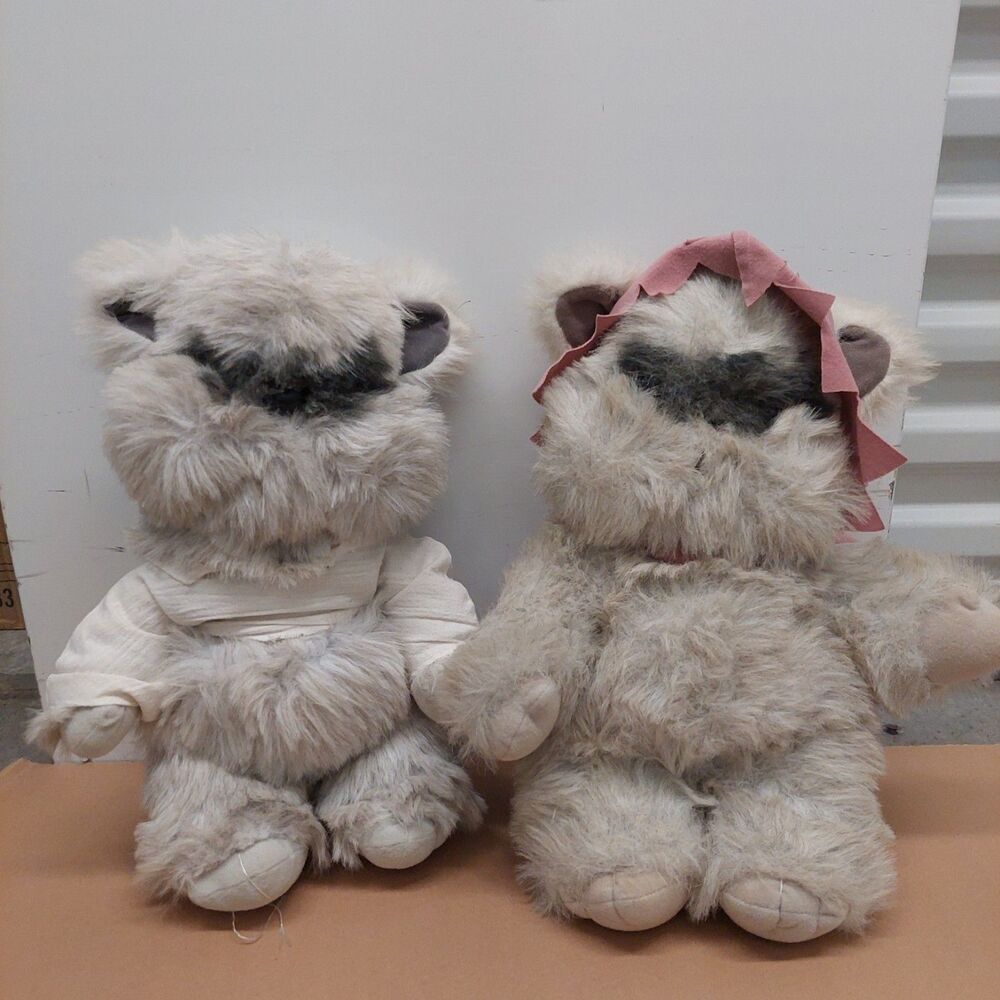 Two (2) 16" Star Wars Ewok Princess Kneesaa Plush Toy Cape Hood Kenner 1983